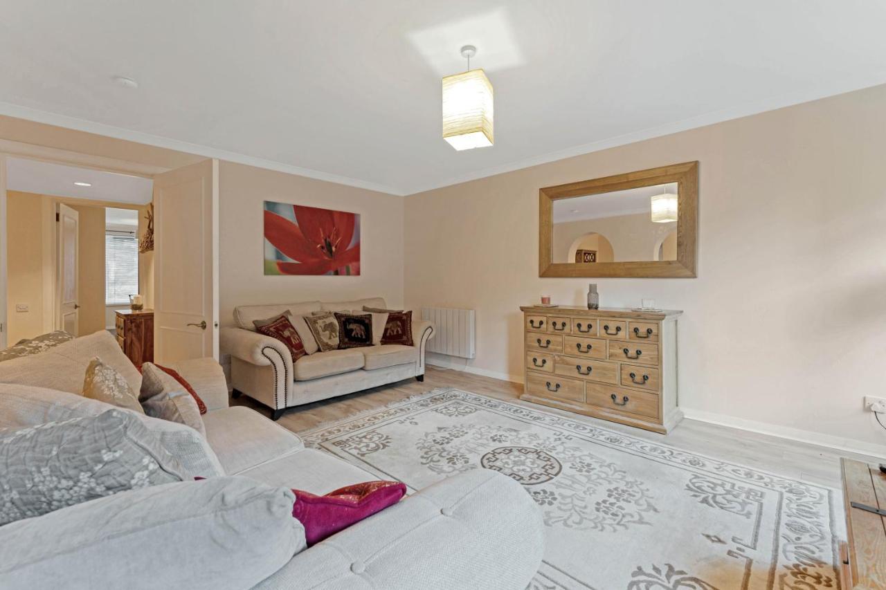Elegant & Unique Getaway - Spacious 3 Bedroom, 2 Bathroom City Centre Apartment - Free Allocated Parking. Edinburgh Exterior foto